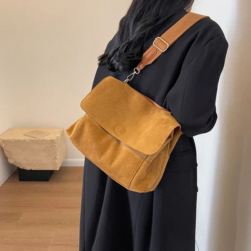 Vela | Vintage Suede Shoulder Bag