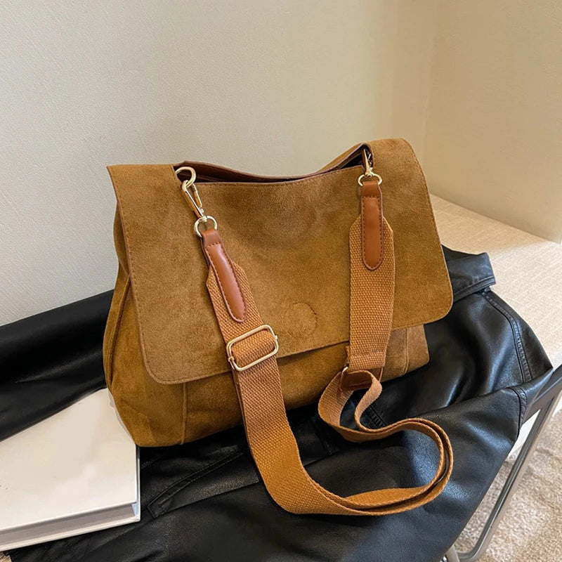 Vela | Vintage Suede Shoulder Bag